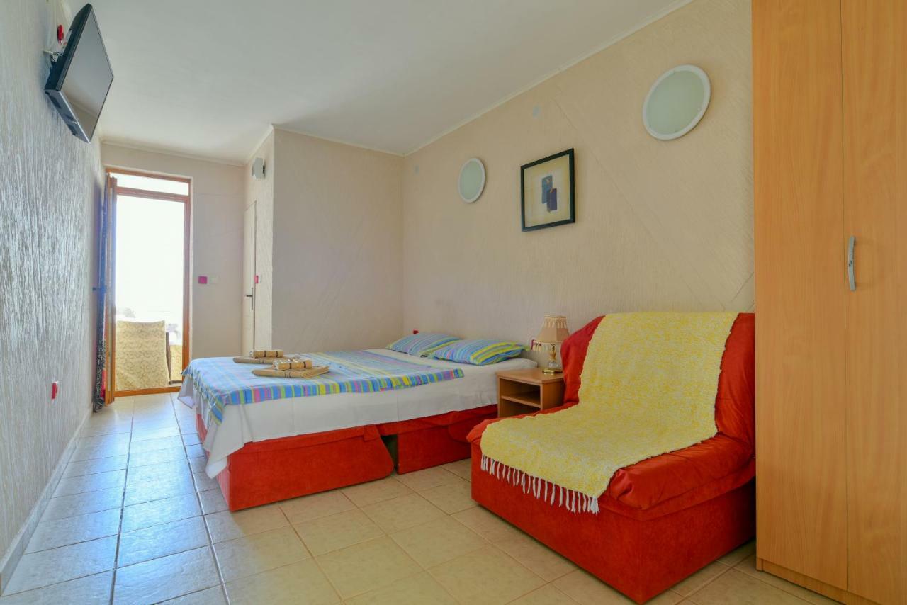 Pataki Guesthouse Petrovac Luaran gambar