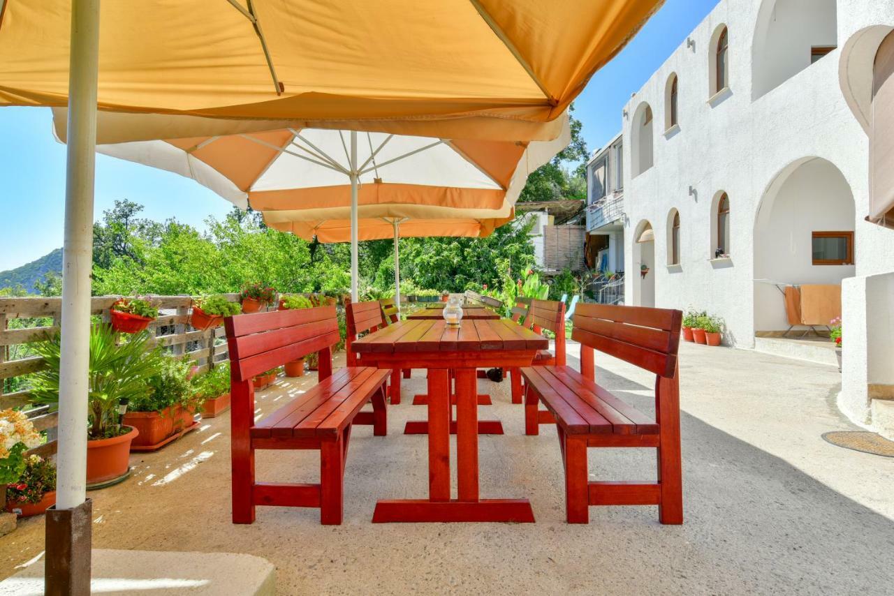 Pataki Guesthouse Petrovac Luaran gambar