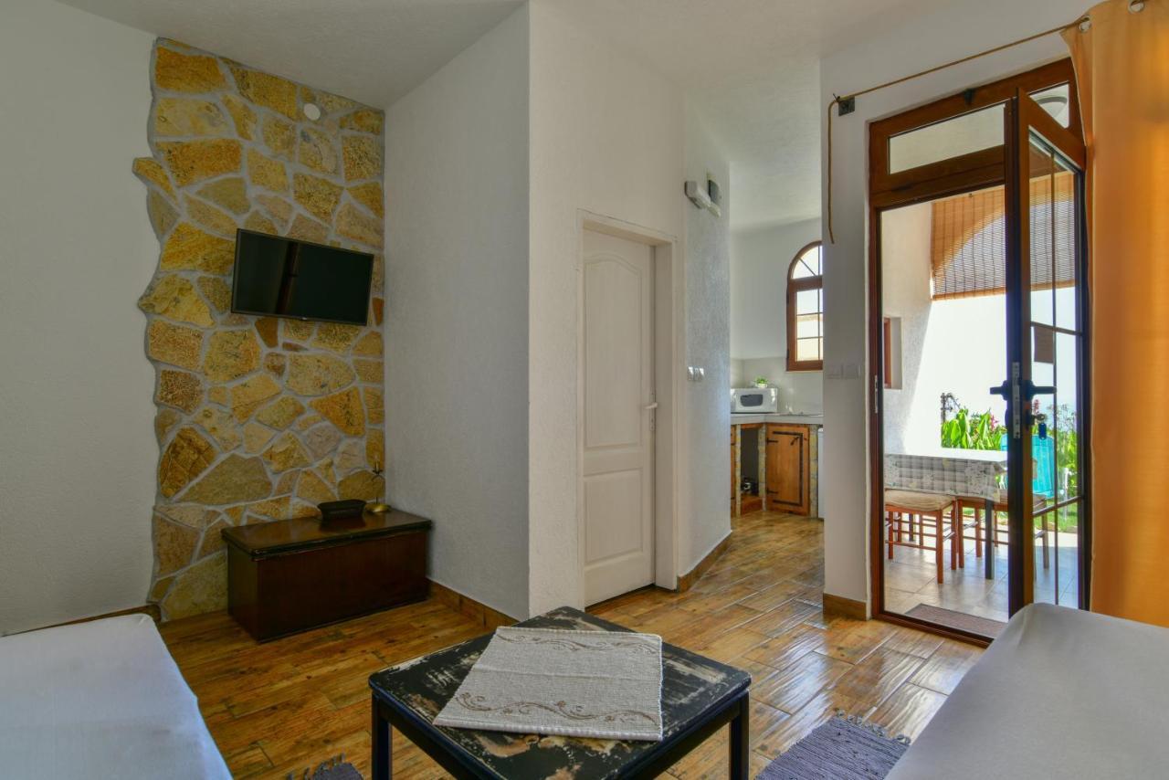Pataki Guesthouse Petrovac Luaran gambar